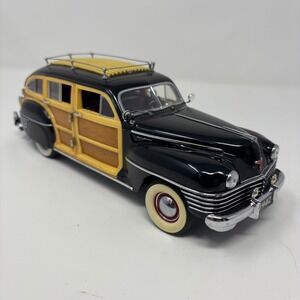 1942 Chrysler Town & Country Woody Wagon - 1:24 Danbury Mint (Missing Mirror)